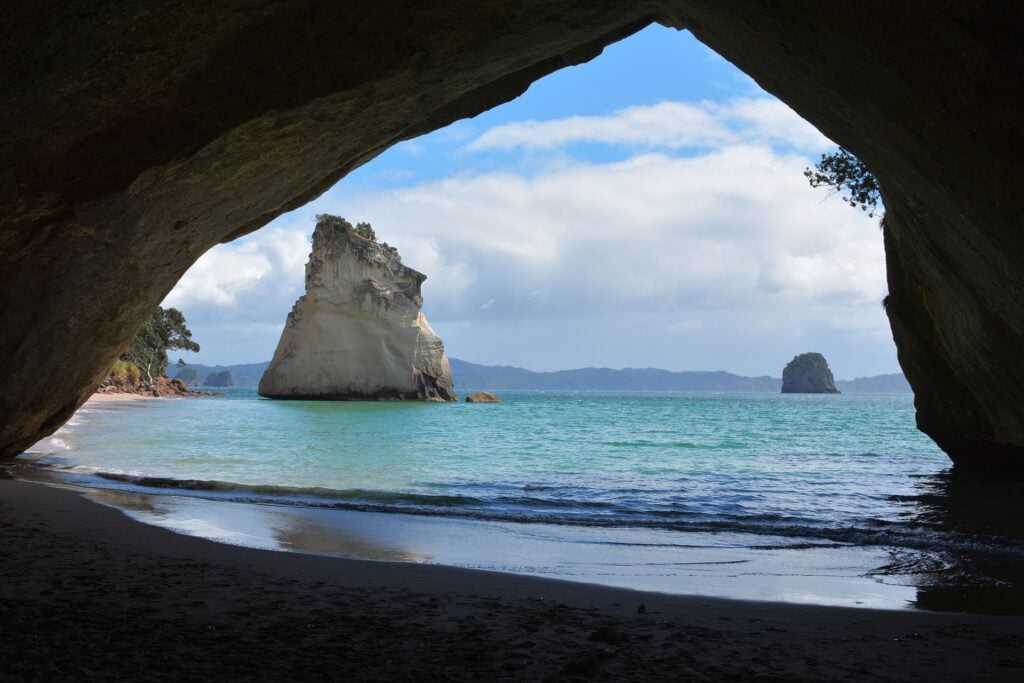 cathedral cove 1592274 1920